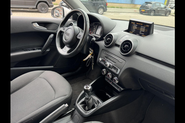 Audi A1 Sportback 1.4 -16V TFSI - Airco I Xenon I Sport velgen I Trekhaak I Dealer onderhouden