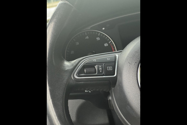 Audi A1 Sportback 1.4 -16V TFSI - Airco I Xenon I Sport velgen I Trekhaak I Dealer onderhouden