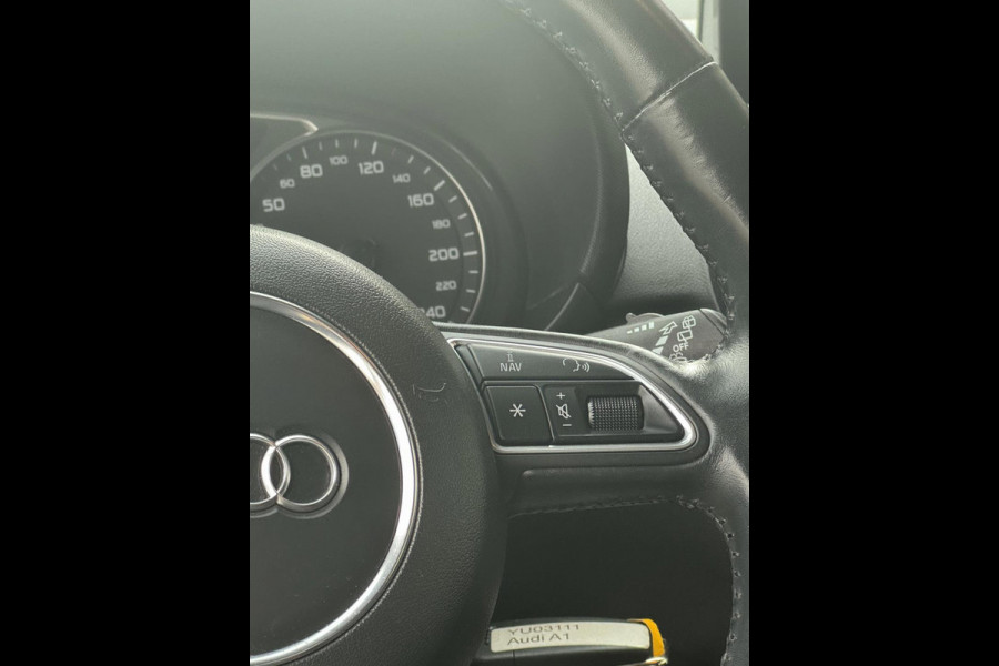 Audi A1 Sportback 1.4 -16V TFSI - Airco I Xenon I Sport velgen I Trekhaak I Dealer onderhouden