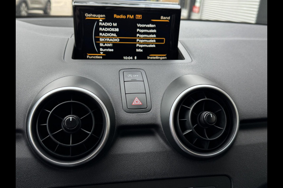Audi A1 Sportback 1.4 -16V TFSI - Airco I Xenon I Sport velgen I Trekhaak I Dealer onderhouden