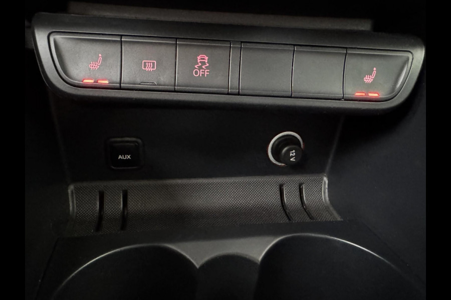 Audi A1 Sportback 1.4 -16V TFSI - Airco I Xenon I Sport velgen I Trekhaak I Dealer onderhouden