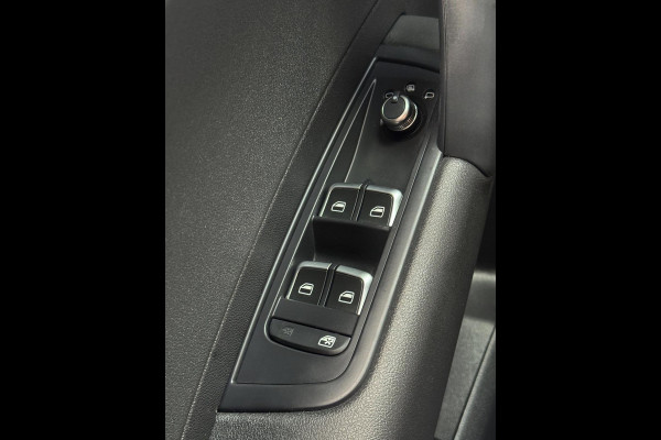 Audi A1 Sportback 1.4 -16V TFSI - Airco I Xenon I Sport velgen I Trekhaak I Dealer onderhouden