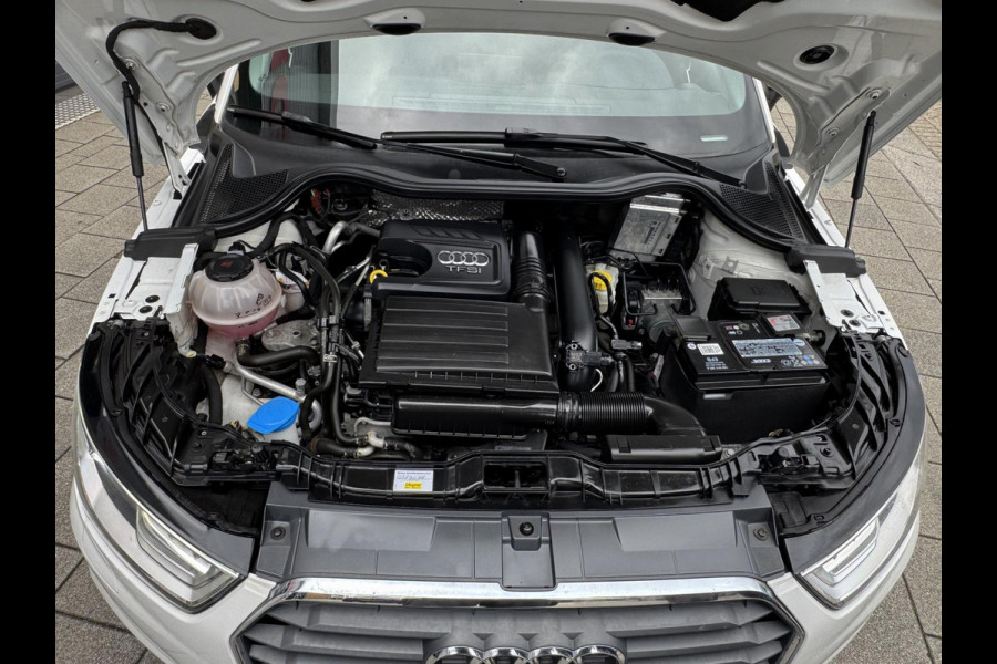 Audi A1 Sportback 1.4 -16V TFSI - Airco I Xenon I Sport velgen I Trekhaak I Dealer onderhouden