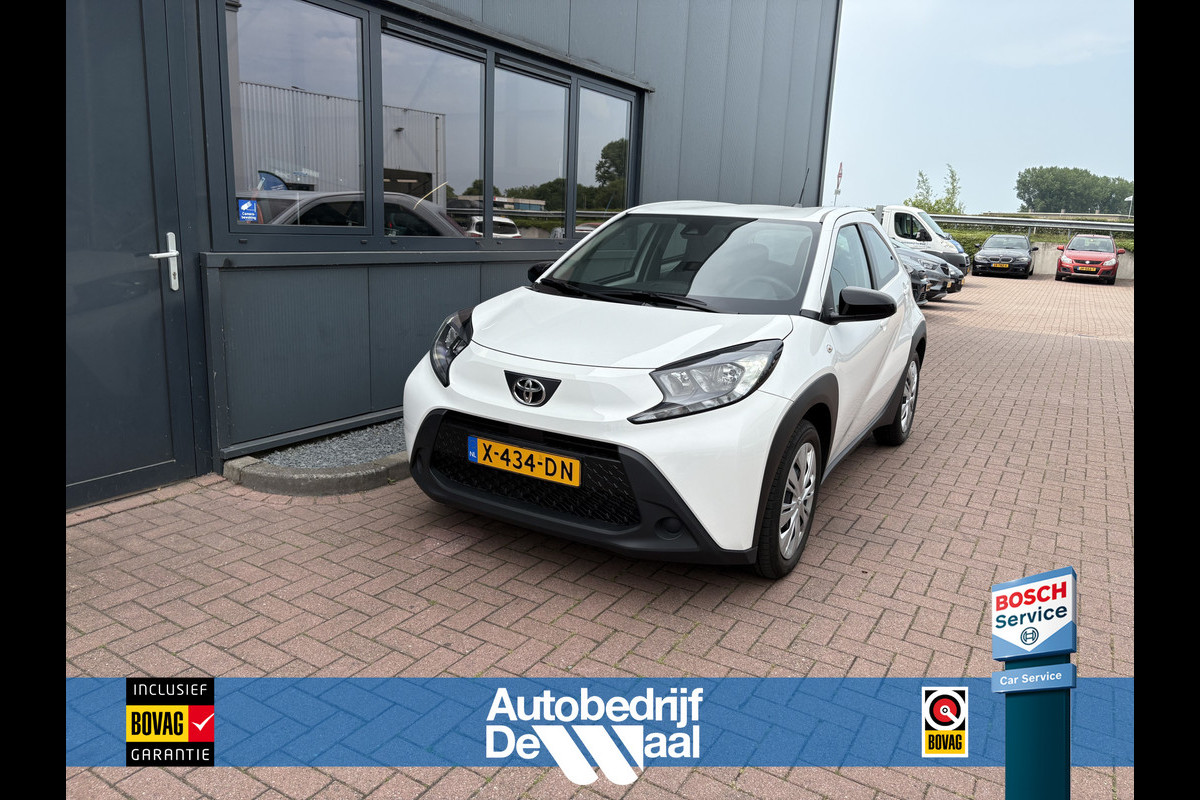 Toyota Aygo X 1.0 VVT-i 73pk Play 5-drs. CAMERA/ADAPT.CRUISE/CARPLAY/AIRCO Toyota Aygo X 1.0 VVT-i 73pk Play 5-drs. CAMERA/ADAPT.CRUISE/CARPLAY/AIRCO