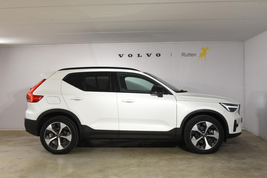 Volvo XC40 B3 177PK Automaat Plus Dark / Adaptieve Cruise control / Leer / Schuifdak / Stoelverwarming / Stuurverwarming / Elektrische Stoelen / Elektr. achterklep / 360 Camera / Harman Kardon