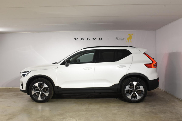 Volvo XC40 B3 177PK Automaat Plus Dark / Adaptieve Cruise control / Leer / Schuifdak / Stoelverwarming / Stuurverwarming / Elektrische Stoelen / Elektr. achterklep / 360 Camera / Harman Kardon