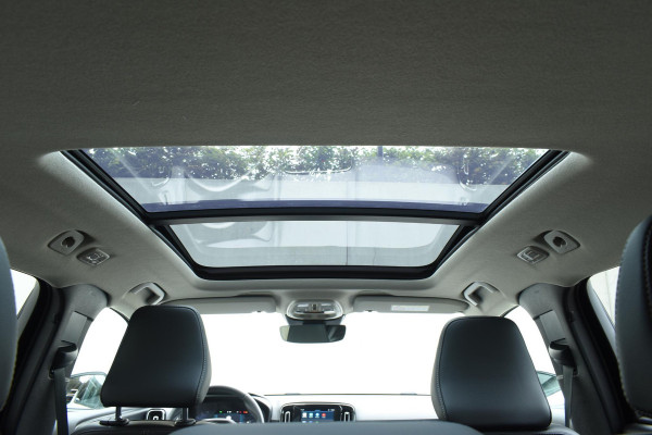 Volvo XC40 B3 177PK Automaat Plus Dark / Adaptieve Cruise control / Leer / Schuifdak / Stoelverwarming / Stuurverwarming / Elektrische Stoelen / Elektr. achterklep / 360 Camera / Harman Kardon