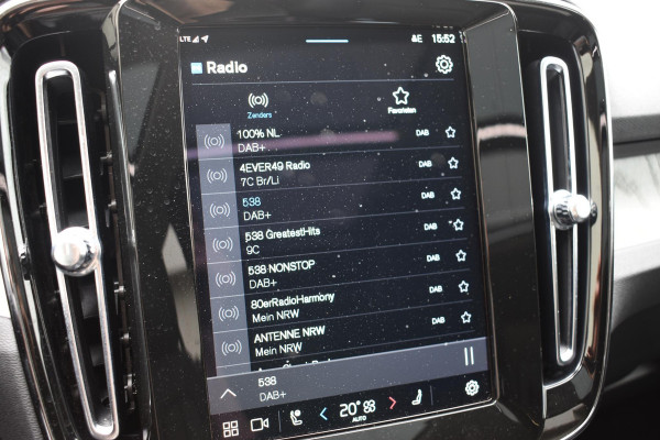 Volvo XC40 B3 177PK Automaat Plus Dark / Adaptieve Cruise control / Leer / Schuifdak / Stoelverwarming / Stuurverwarming / Elektrische Stoelen / Elektr. achterklep / 360 Camera / Harman Kardon