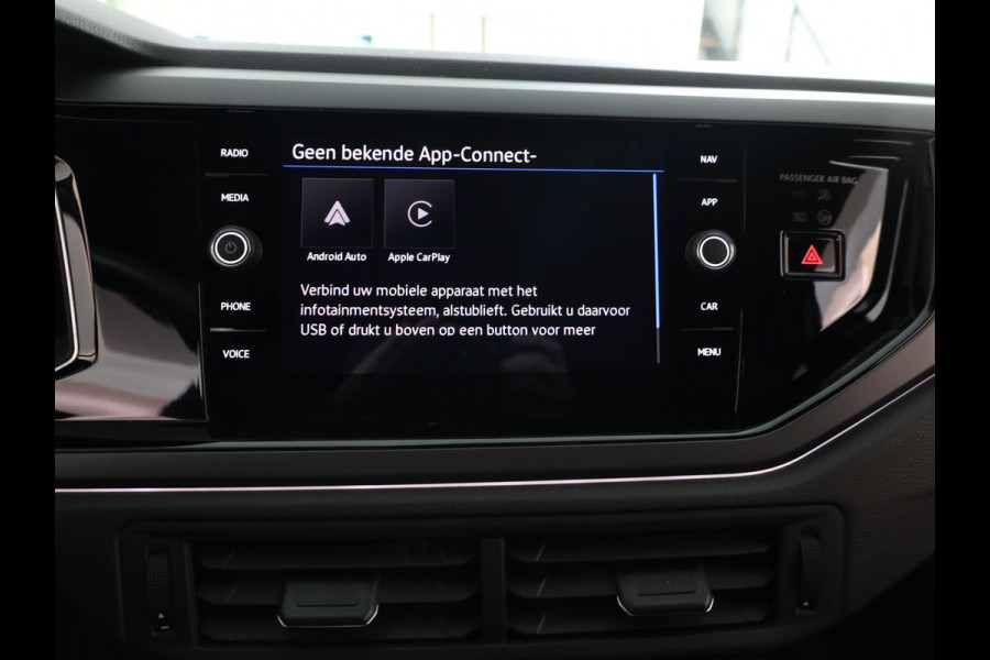 Volkswagen Taigo 1.0 TSI R-Line 116 pk Automaat (DSG) | Verlengde garantie | Navigatie via App | Parkeersensoren | Adaptieve cruise control | LED koplampen |