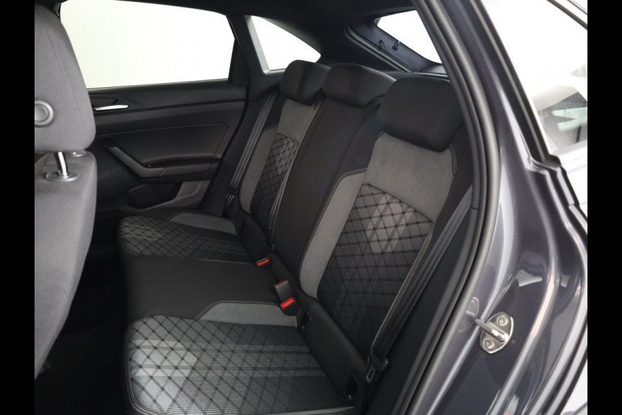 Volkswagen Taigo 1.0 TSI R-Line 116 pk Automaat (DSG) | Verlengde garantie | Navigatie via App | Parkeersensoren | Adaptieve cruise control | LED koplampen |