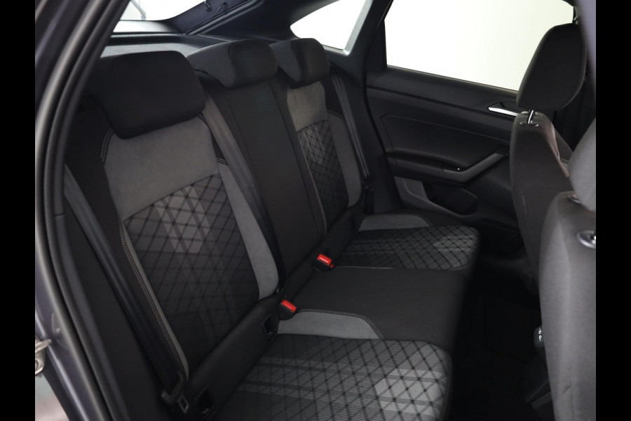 Volkswagen Taigo 1.0 TSI R-Line 116 pk Automaat (DSG) | Verlengde garantie | Navigatie via App | Parkeersensoren | Adaptieve cruise control | LED koplampen |
