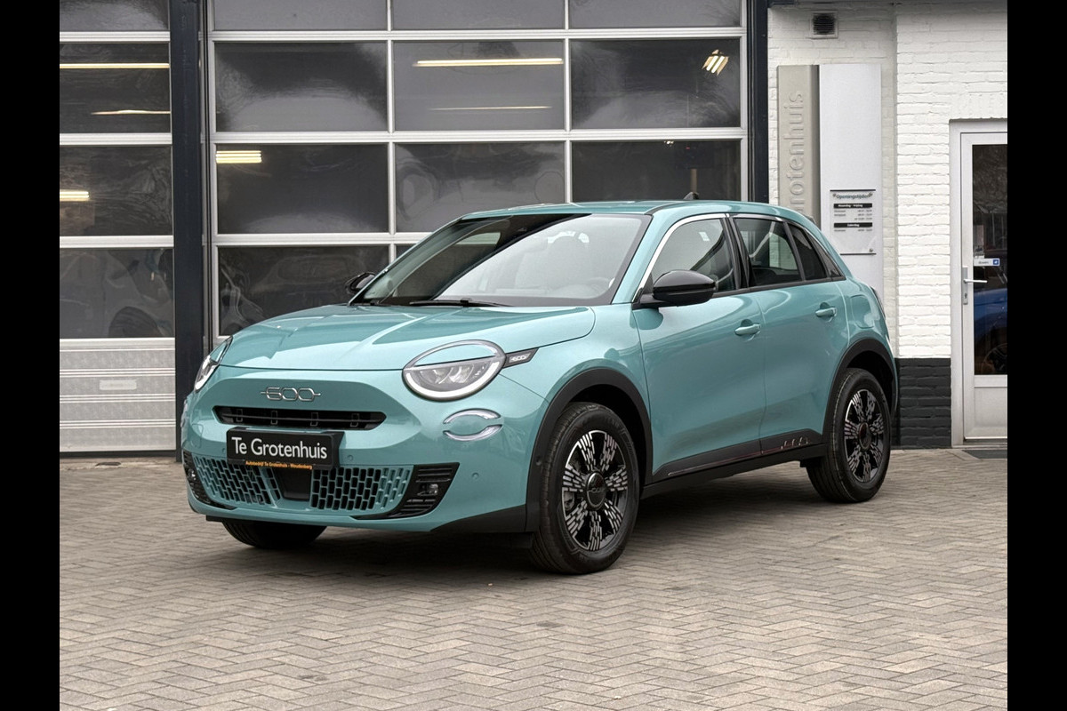 Fiat 600 Urban Pack Style Pack Comfort 1.2 Hybrid 136 Fiat 600 Urban Pack Style Pack Comfort 1.2 Hybrid 136