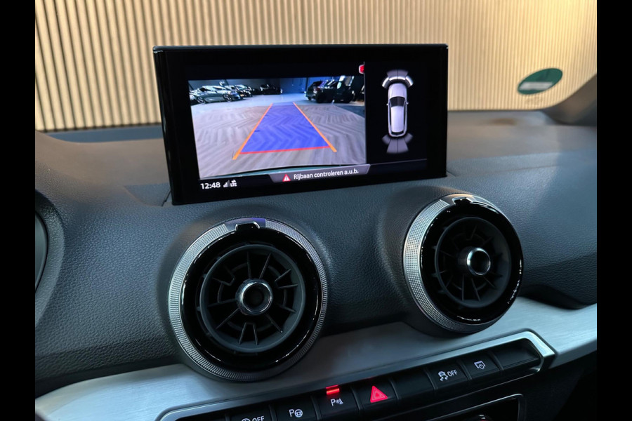 Audi Q2 35 TFSI S Line 150PK - Trekhaak, Carplay - Navigatie