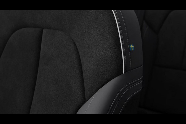 Volvo EX40 Single Motor Extended Range Plus 82 kWh / Lounge pakket / Extra getint glas / Panoramadak / 360 Camera / 20''velgen / zwart dak