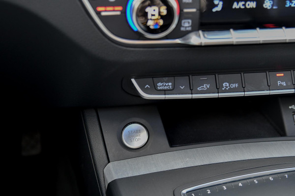 Audi Q5 50 TFSI e quattro 3X S-Line. Pano, Memory, Massage, ACC, Keyless, Camera, Matrix, CarPlay!