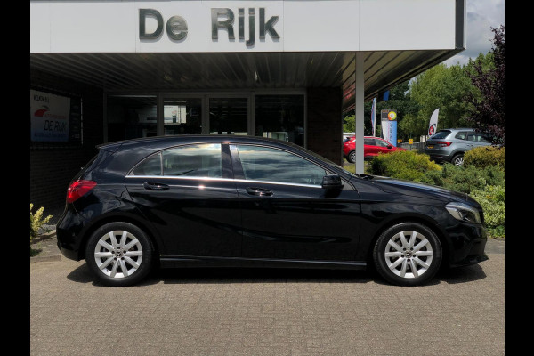 Mercedes-Benz A-Klasse 180 Business Solution | Groot Navi, Camera, Stoelverw., Cruise | Dealeronderhouden | 1e Eigenaar | NAP |