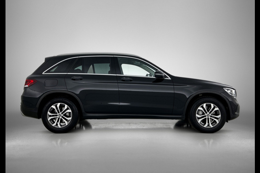 Mercedes-Benz GLC 200 Business Solution Limited | Lichtmetalen velgen | Navigatie | Parking support met camera achter | Trekhaak wegklapbaar | Inclusief 24 maanden MB Certified garantie voor Europa.