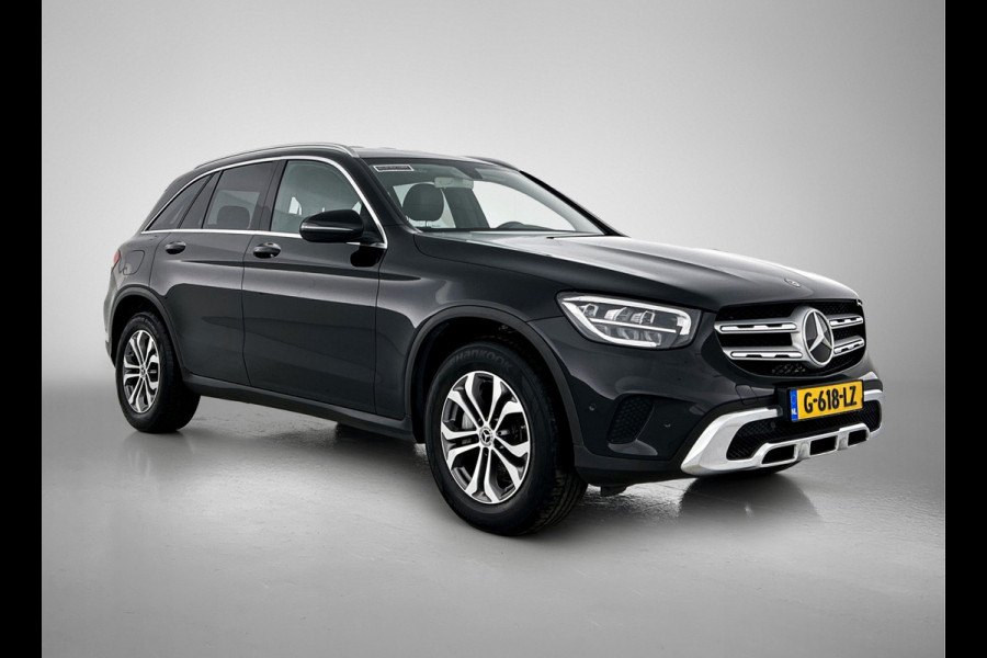 Mercedes-Benz GLC 200 Business Solution Limited | Lichtmetalen velgen | Navigatie | Parking support met camera achter | Trekhaak wegklapbaar | Inclusief 24 maanden MB Certified garantie voor Europa.