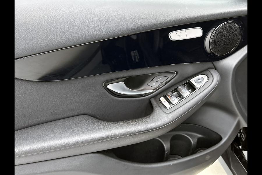 Mercedes-Benz GLC 200 Business Solution Limited | Lichtmetalen velgen | Navigatie | Parking support met camera achter | Trekhaak wegklapbaar | Inclusief 24 maanden MB Certified garantie voor Europa.