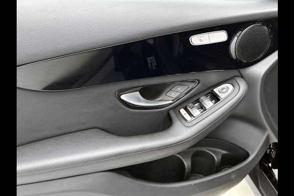 Mercedes-Benz GLC 200 Business Solution Limited | Lichtmetalen velgen | Navigatie | Parking support met camera achter | Trekhaak wegklapbaar | Inclusief 24 maanden MB Certified garantie voor Europa.