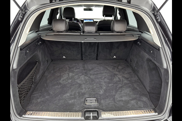 Mercedes-Benz GLC 200 Business Solution Limited | Lichtmetalen velgen | Navigatie | Parking support met camera achter | Trekhaak wegklapbaar | Inclusief 24 maanden MB Certified garantie voor Europa.