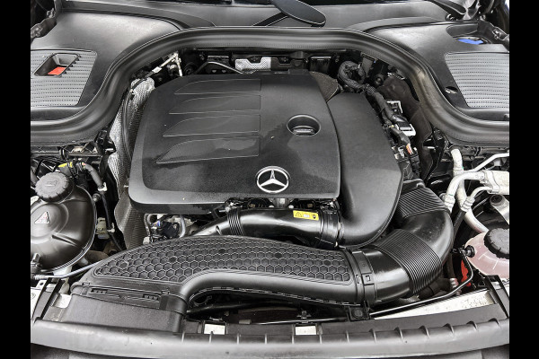 Mercedes-Benz GLC 200 Business Solution Limited | Lichtmetalen velgen | Navigatie | Parking support met camera achter | Trekhaak wegklapbaar | Inclusief 24 maanden MB Certified garantie voor Europa.