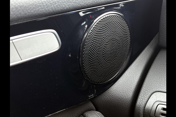 Mercedes-Benz GLC 200 Business Solution Limited | Lichtmetalen velgen | Navigatie | Parking support met camera achter | Trekhaak wegklapbaar | Inclusief 24 maanden MB Certified garantie voor Europa.