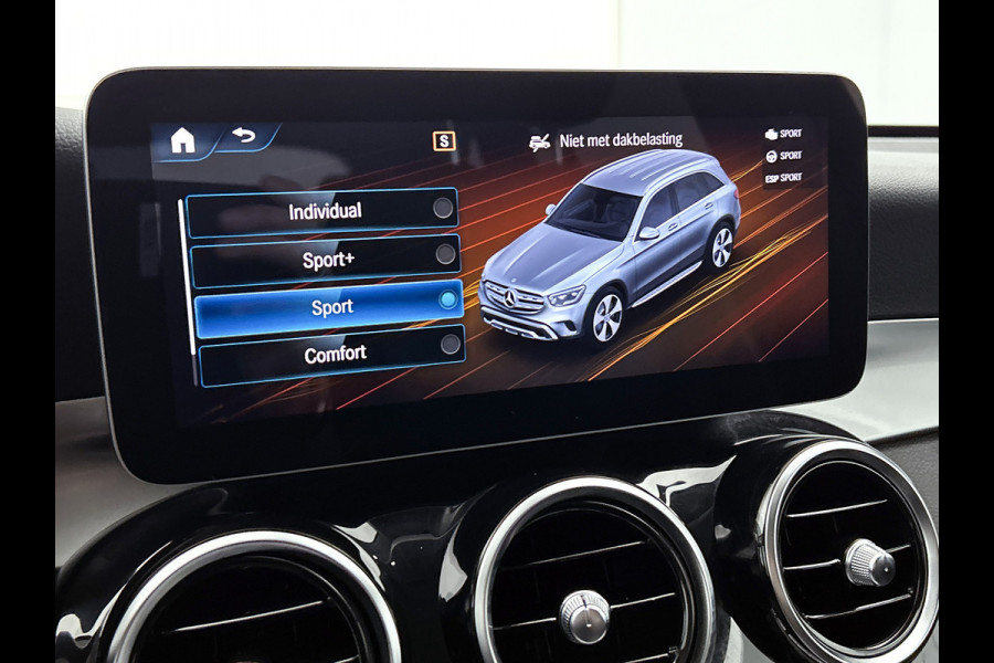Mercedes-Benz GLC 200 Business Solution Limited | Lichtmetalen velgen | Navigatie | Parking support met camera achter | Trekhaak wegklapbaar | Inclusief 24 maanden MB Certified garantie voor Europa.