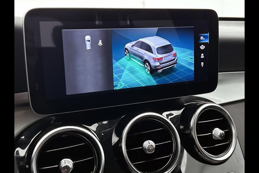 Mercedes-Benz GLC 200 Business Solution Limited | Lichtmetalen velgen | Navigatie | Parking support met camera achter | Trekhaak wegklapbaar | Inclusief 24 maanden MB Certified garantie voor Europa.