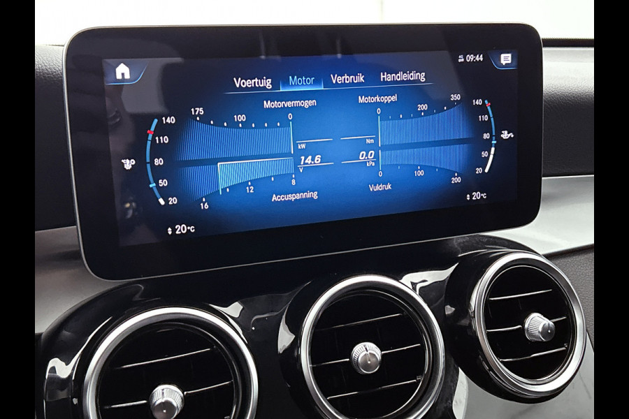 Mercedes-Benz GLC 200 Business Solution Limited | Lichtmetalen velgen | Navigatie | Parking support met camera achter | Trekhaak wegklapbaar | Inclusief 24 maanden MB Certified garantie voor Europa.
