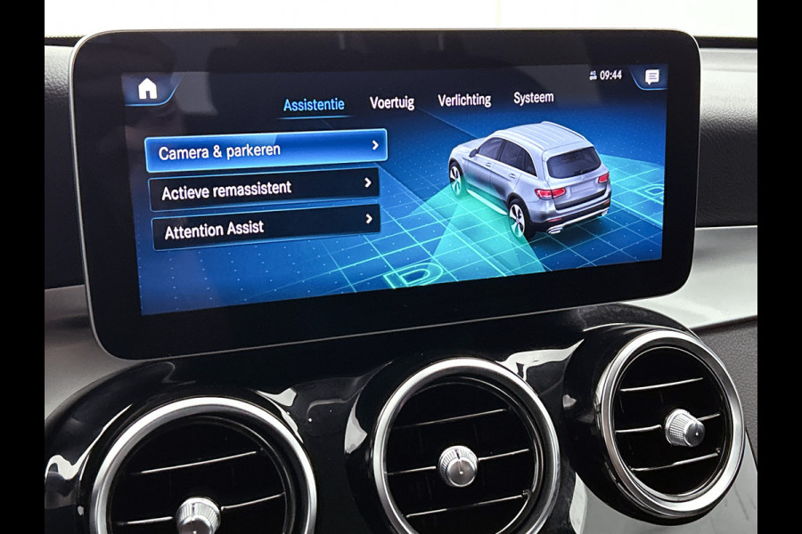 Mercedes-Benz GLC 200 Business Solution Limited | Lichtmetalen velgen | Navigatie | Parking support met camera achter | Trekhaak wegklapbaar | Inclusief 24 maanden MB Certified garantie voor Europa.