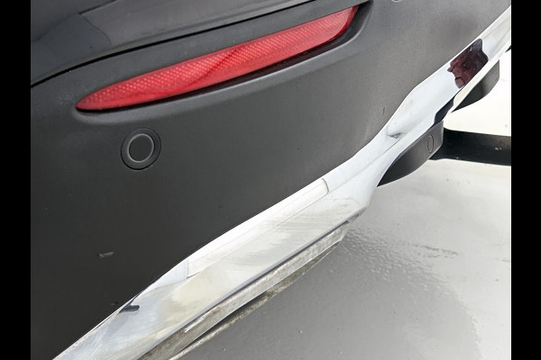Mercedes-Benz GLC 200 Business Solution Limited | Lichtmetalen velgen | Navigatie | Parking support met camera achter | Trekhaak wegklapbaar | Inclusief 24 maanden MB Certified garantie voor Europa.