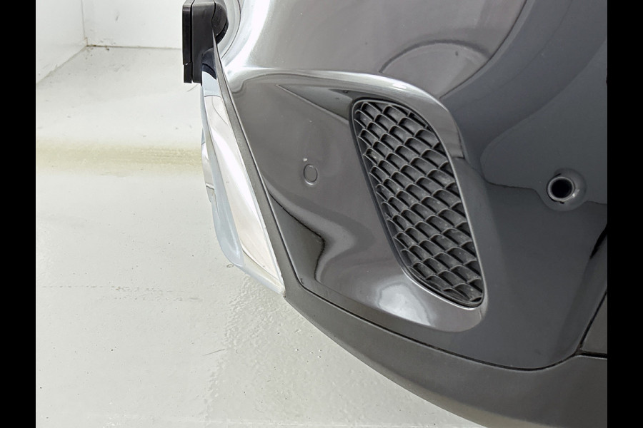 Mercedes-Benz GLC 200 Business Solution Limited | Lichtmetalen velgen | Navigatie | Parking support met camera achter | Trekhaak wegklapbaar | Inclusief 24 maanden MB Certified garantie voor Europa.