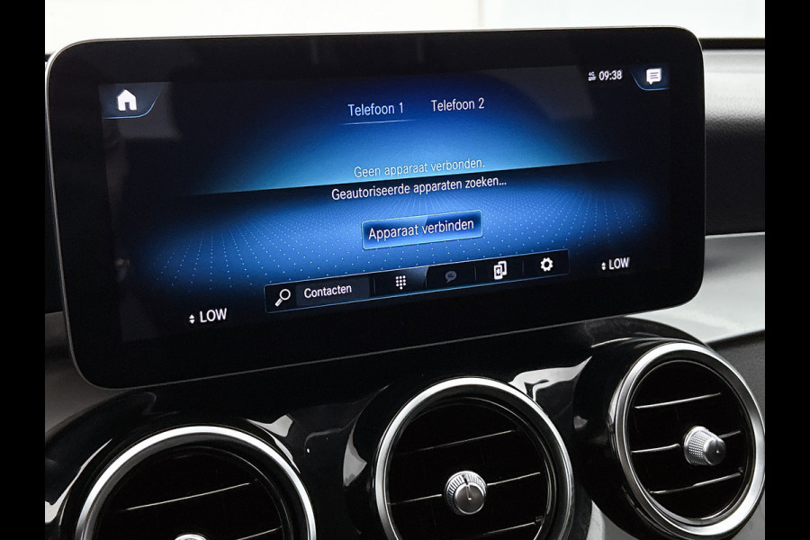 Mercedes-Benz GLC 200 Business Solution Limited | Lichtmetalen velgen | Navigatie | Parking support met camera achter | Trekhaak wegklapbaar | Inclusief 24 maanden MB Certified garantie voor Europa.