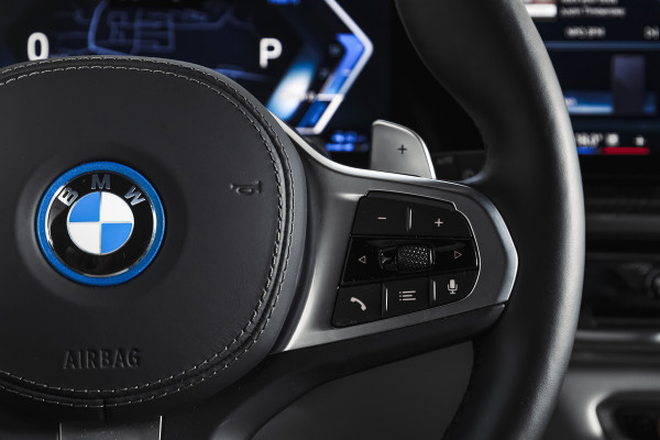 BMW X5 xDrive50e M Sportpakket Pro | Driving Assistant Pro | BMW Individual Leder | Glow Grille | Innovation Pack | Travel assist pack |  S/K-Panodak | Adapt. Cruise | Memory stoelen | Stoelverw.+Ventilatie | Luchtvering | Ele 4662