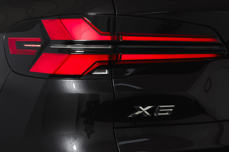 BMW X5 xDrive50e M Sportpakket Pro | Driving Assistant Pro | BMW Individual Leder | Glow Grille | Innovation Pack | Travel assist pack |  S/K-Panodak | Adapt. Cruise | Memory stoelen | Stoelverw.+Ventilatie | Luchtvering | Ele 4662