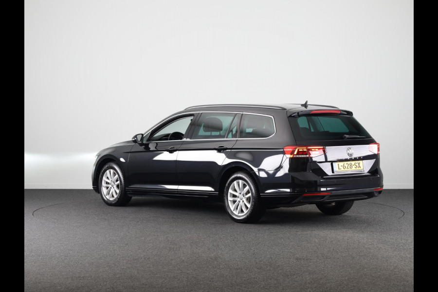 Volkswagen Passat Variant 1.5 TSI Comfort Business 150 PK | Automaat ( DSG) | Navigatie | Wegklapbare trekhaak | Extra getint glas