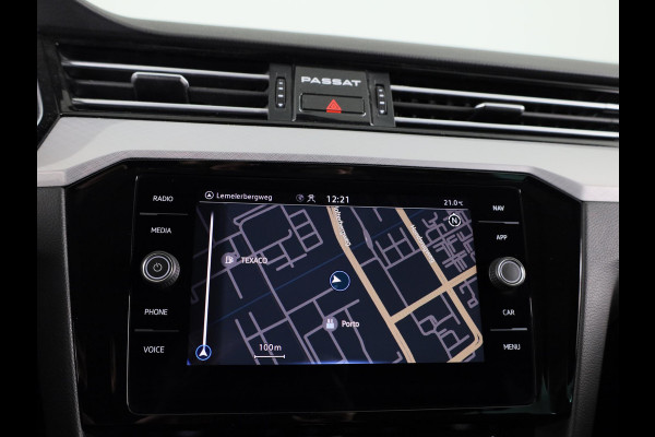 Volkswagen Passat Variant 1.5 TSI Comfort Business 150 PK | Automaat ( DSG) | Navigatie | Wegklapbare trekhaak | Extra getint glas