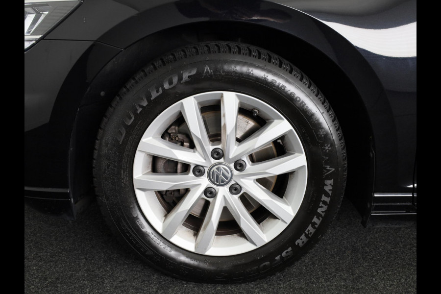 Volkswagen Passat Variant 1.5 TSI Comfort Business 150 PK | Automaat ( DSG) | Navigatie | Wegklapbare trekhaak | Extra getint glas