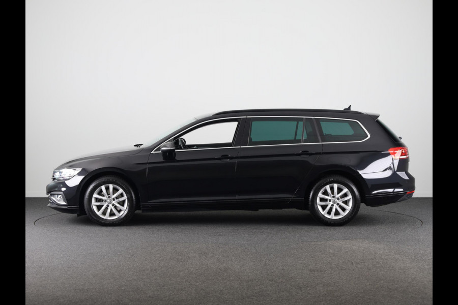 Volkswagen Passat Variant 1.5 TSI Comfort Business 150 PK | Automaat ( DSG) | Navigatie | Wegklapbare trekhaak | Extra getint glas