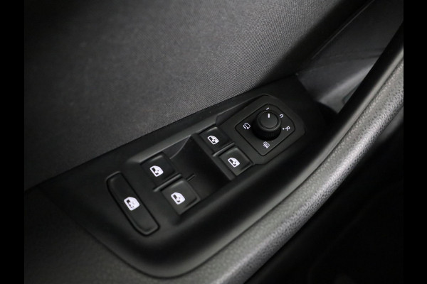 Volkswagen Passat Variant 1.5 TSI Comfort Business 150 PK | Automaat ( DSG) | Navigatie | Wegklapbare trekhaak | Extra getint glas