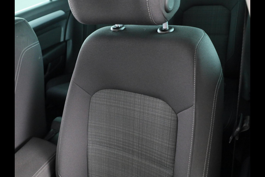 Volkswagen Passat Variant 1.5 TSI Comfort Business 150 PK | Automaat ( DSG) | Navigatie | Wegklapbare trekhaak | Extra getint glas