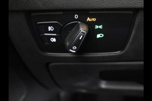 Volkswagen Passat Variant 1.5 TSI Comfort Business 150 PK | Automaat ( DSG) | Navigatie | Wegklapbare trekhaak | Extra getint glas