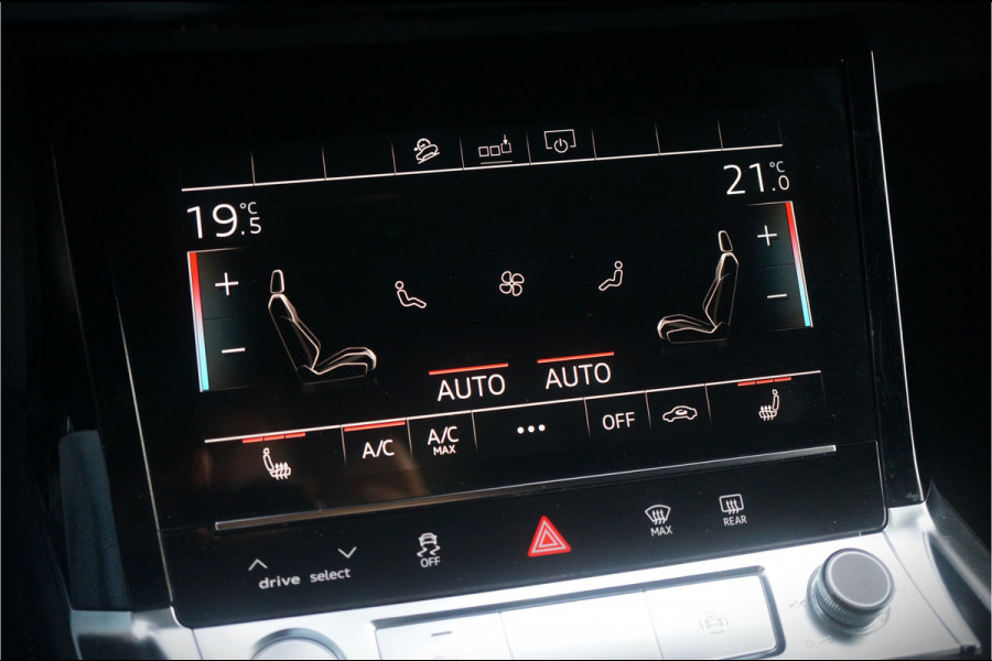 Audi e-tron e-tron 50 quattro Launch edition Black 71 kWh | S Line | Black Edition | Panoramadak | Memory Seats | Camera | Luchtvering | Adaptive Cruise Control | Keyless | Matrix LED | Leder | Stoelverwarming | NAP | BTW