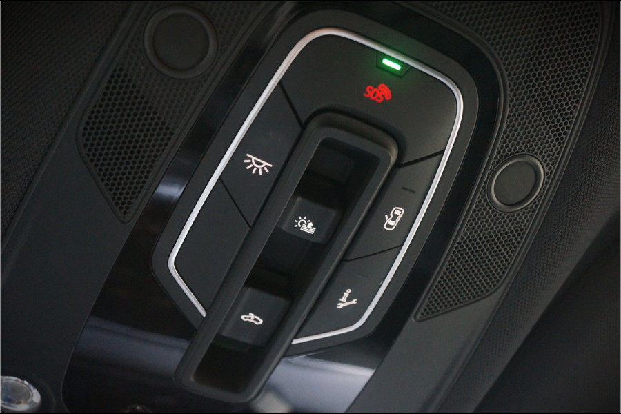 Audi e-tron e-tron 50 quattro Launch edition Black 71 kWh | S Line | Black Edition | Panoramadak | Memory Seats | Camera | Luchtvering | Adaptive Cruise Control | Keyless | Matrix LED | Leder | Stoelverwarming | NAP | BTW