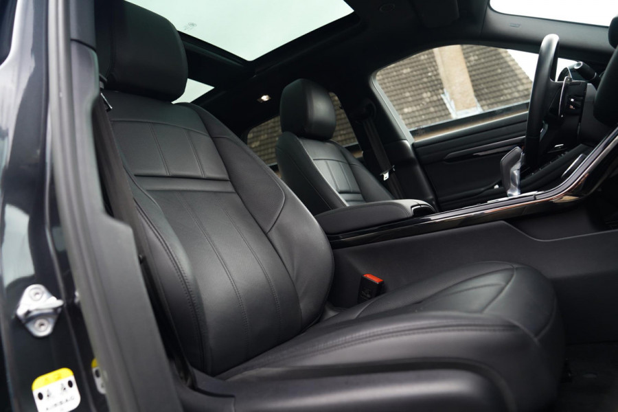 Land Rover Range Rover Evoque 1.5 P300e AWD Autobiography | Panorama | R-dynamic | Meridian Sound | Lane Assist | Verwarmd stuur |