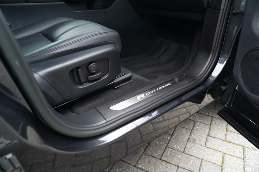 Land Rover Range Rover Evoque 1.5 P300e AWD Autobiography | Panorama | R-dynamic | Meridian Sound | Lane Assist | Verwarmd stuur |