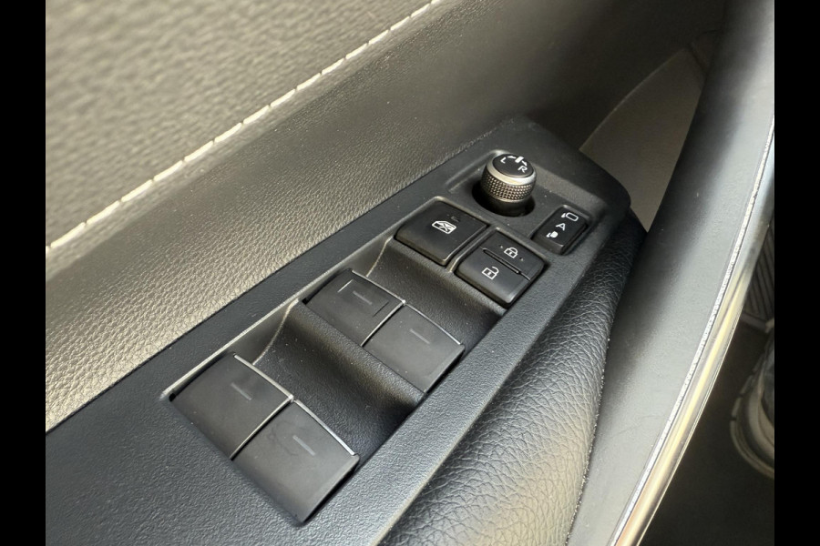 Toyota Corolla 2.0 Hybrid GR-Sport | CAMERA | CARPLAY | KEYLESS |