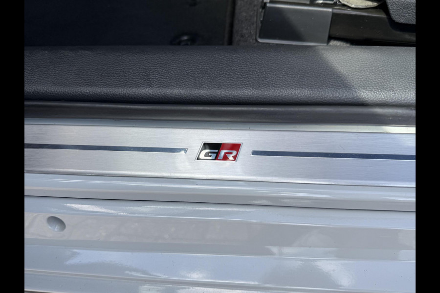 Toyota Corolla 2.0 Hybrid GR-Sport | CAMERA | CARPLAY | KEYLESS |
