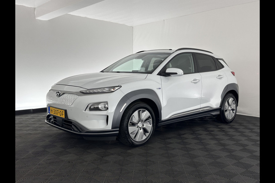 Hyundai Kona EV Premium 64 kWh (INCL-BTW) *PANO | FULL-LEATHER | KRELL-AUDIO | HEAD-UP | FULL-LED | NAVI-FULLMAP | DAB | ADAPT.CRUISE | KEYLESS | CAMERA | BLIND-SPOT | LANE-ASSIST | DIGI-COCKPIT | COMFORT-SEATS | 17''ALU*